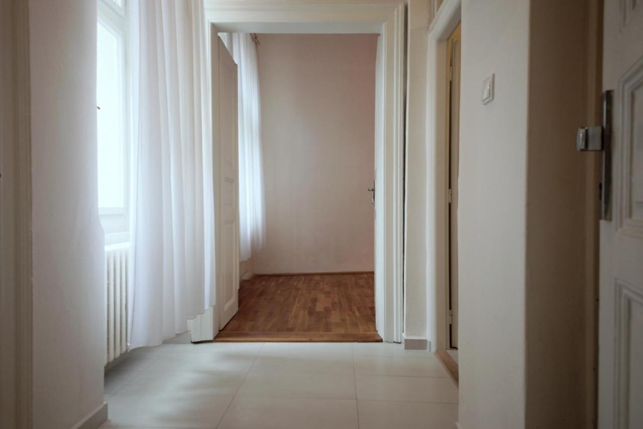 Sekaninova 52 Retro Flat * Prague